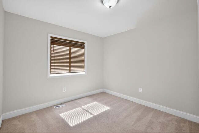 Building Photo - 14012 Duckett Rd