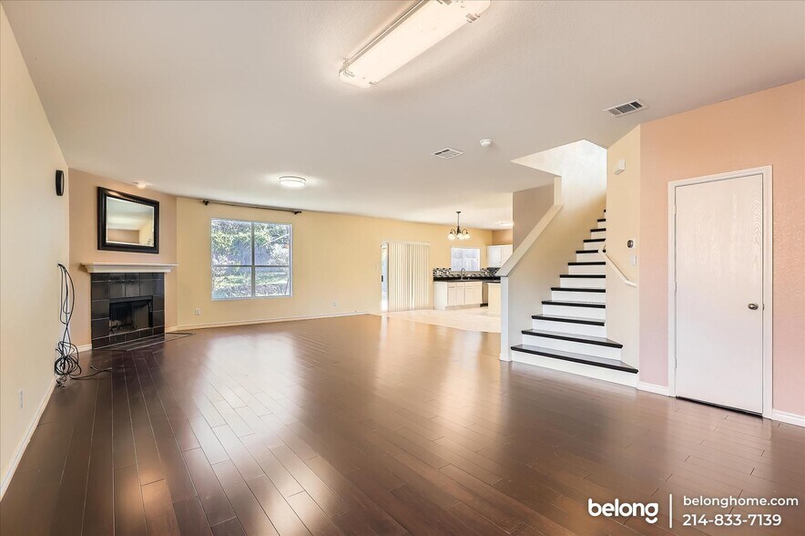 Building Photo - 1310 Pigeon Ct