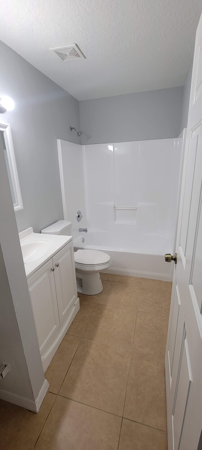 Building Photo - 1405 18th Avenue SW