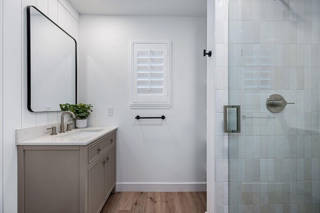 Building Photo - 76817 Manor Ln