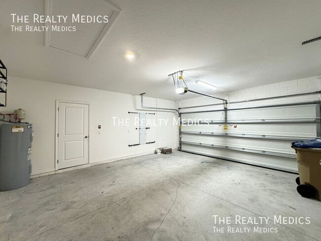 Building Photo - 320 Mariana Way