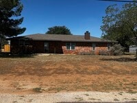Building Photo - Country living near town! 3 bed 2 bath hom...