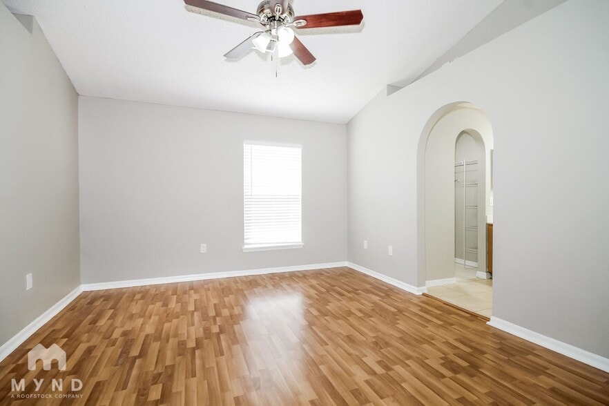 Building Photo - 30630 Double Dr