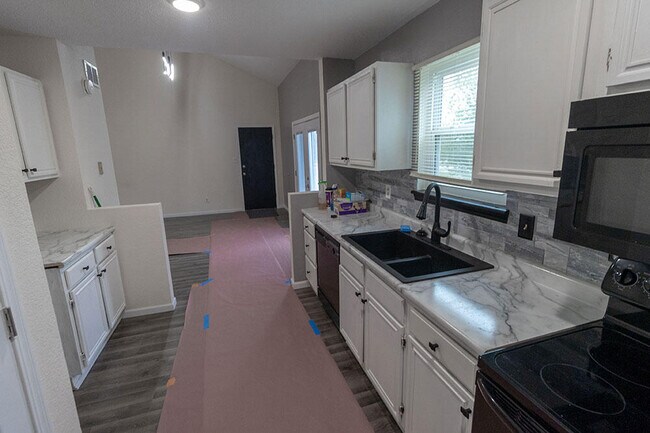 Building Photo - 3411 Crossings Dr