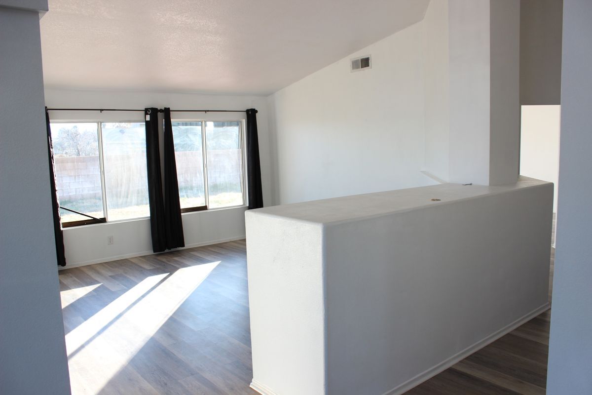 Building Photo - 44762 Shadowcrest Dr