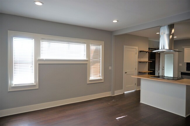 Building Photo - 3 Bed 1.5 Bath in Pleasant View Addition N...