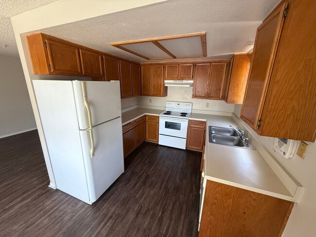 Building Photo - Alvarado Condos