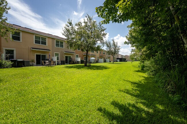 Building Photo - 11191 Savannah Landing Cir