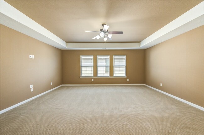 Building Photo - 18318 Russett Green Dr