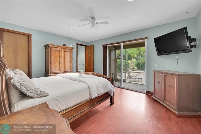 Building Photo - 4200 Coral Hills Dr