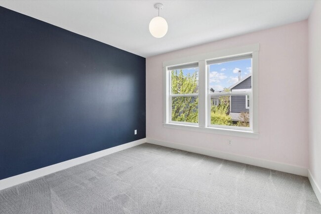Building Photo - 14825 NW Highcroft Ct