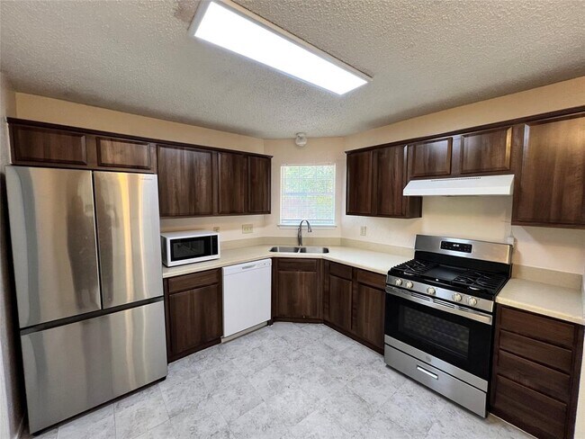 Building Photo - 16202 Edgerly Ct