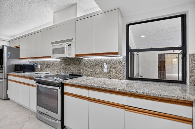 Building Photo - 2358 Deer Creek Trail