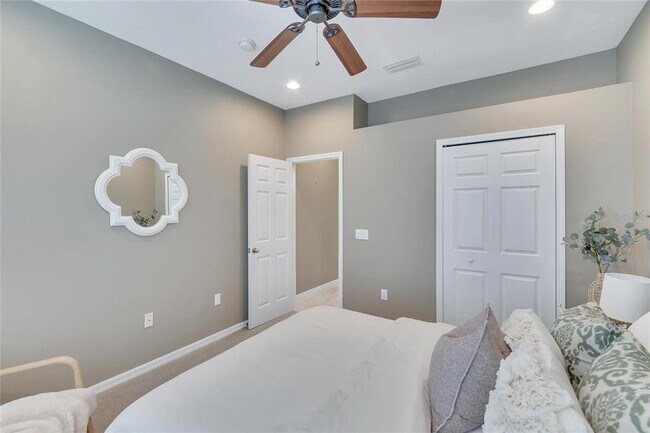 Building Photo - 213 Sela Cove Cir