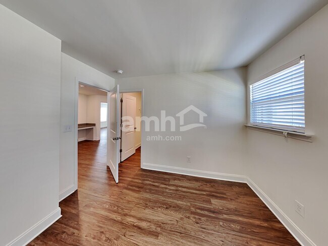 Building Photo - 410 Levon Ct