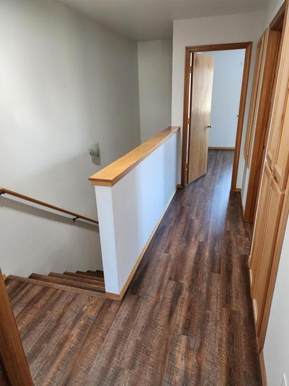 Building Photo - 357 NE Cooper Ln