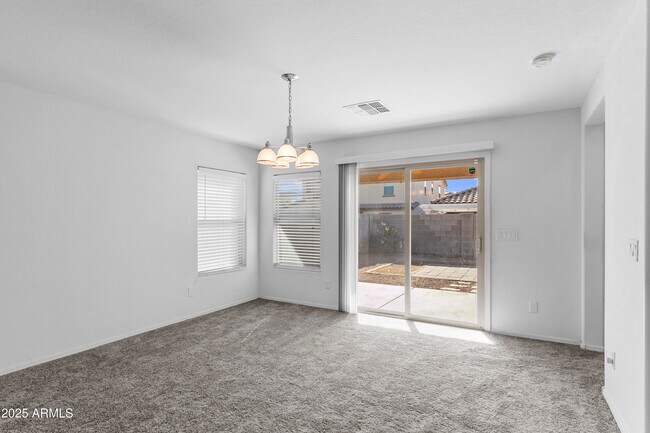 Building Photo - 40925 W Patricia Ln