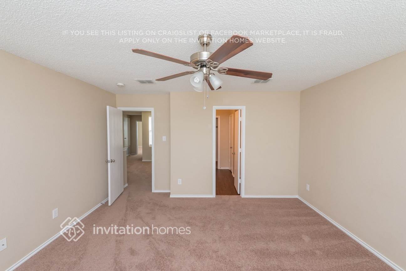 Building Photo - 3450 Post Oak Dr