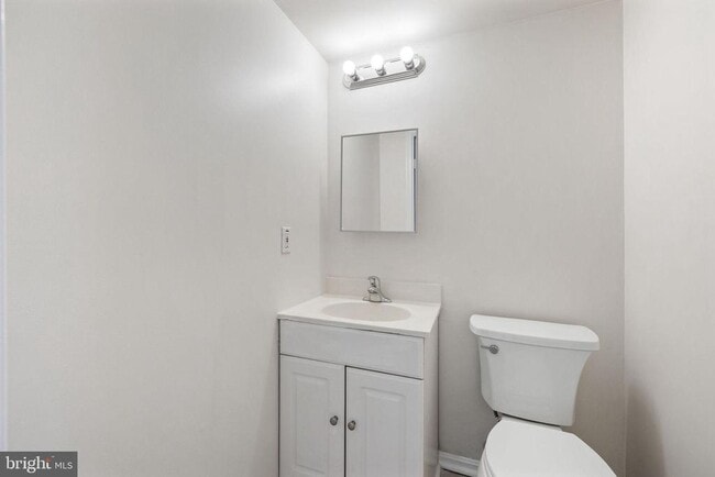 Building Photo - 4825 Nash Dr