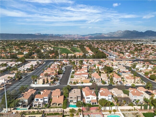 Building Photo - 1712 Estrella St