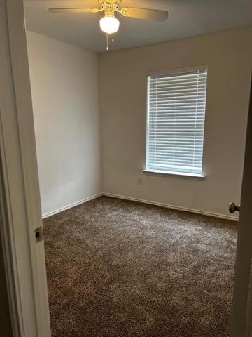 Building Photo - 713 E Avenue F