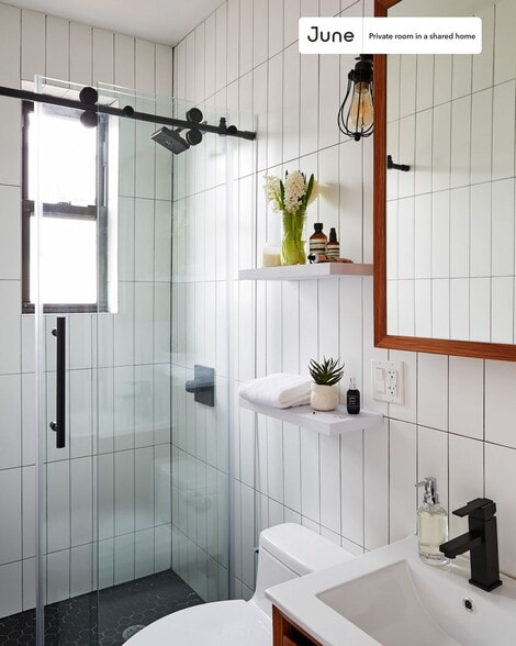 Building Photo - Prime ROOM at The Cornelia House