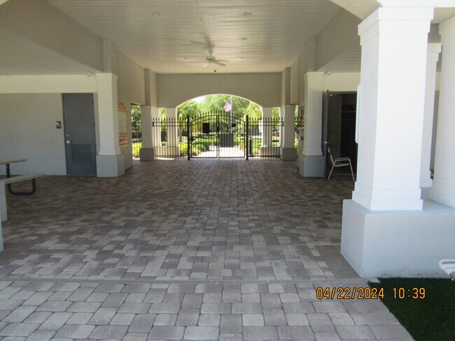 Building Photo - 14703 Wake Robin Dr