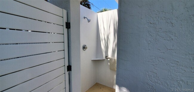 Building Photo - 239 Kirkland Rd