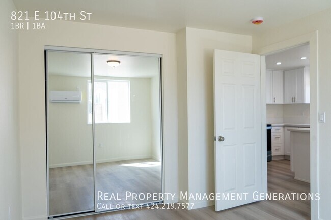 Building Photo - 821 E 104th St