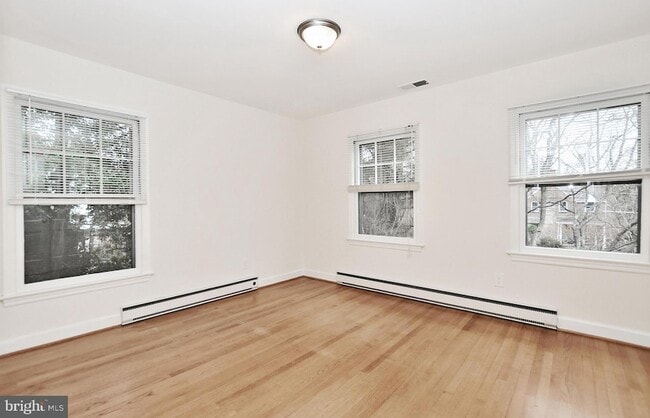 Building Photo - 4509 Ellicott St NW