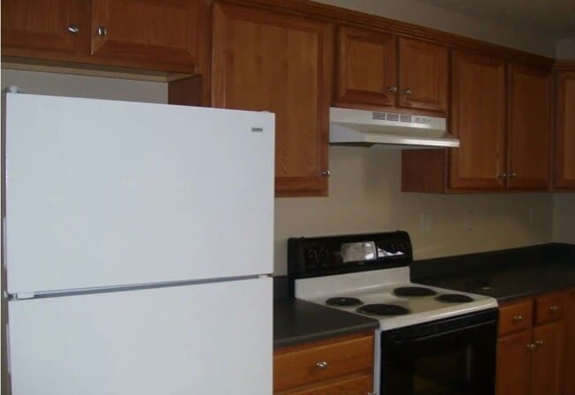 Building Photo - NEW PRICE ~ Same Great Property!