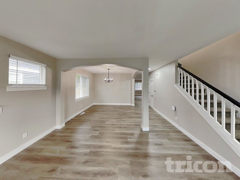 Building Photo - 14657 SE Natalya St