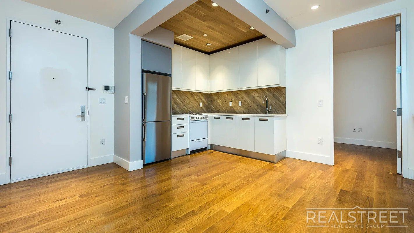 Building Photo - Ten Eyck Street