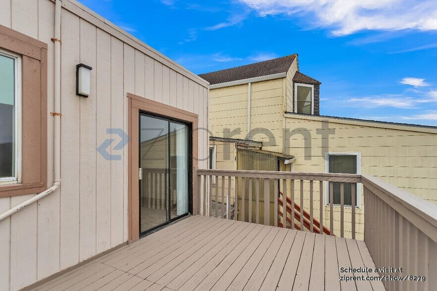 Building Photo - 1527 47th Ave