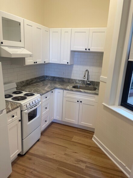 Building Photo - 508 Beacon St