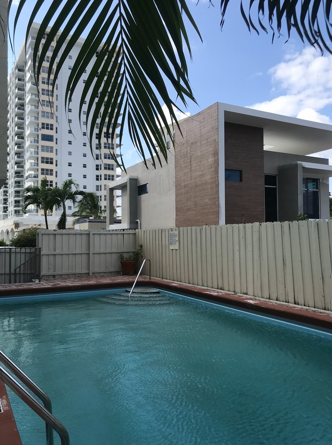 Building Photo - 3000 N Ocean Blvd