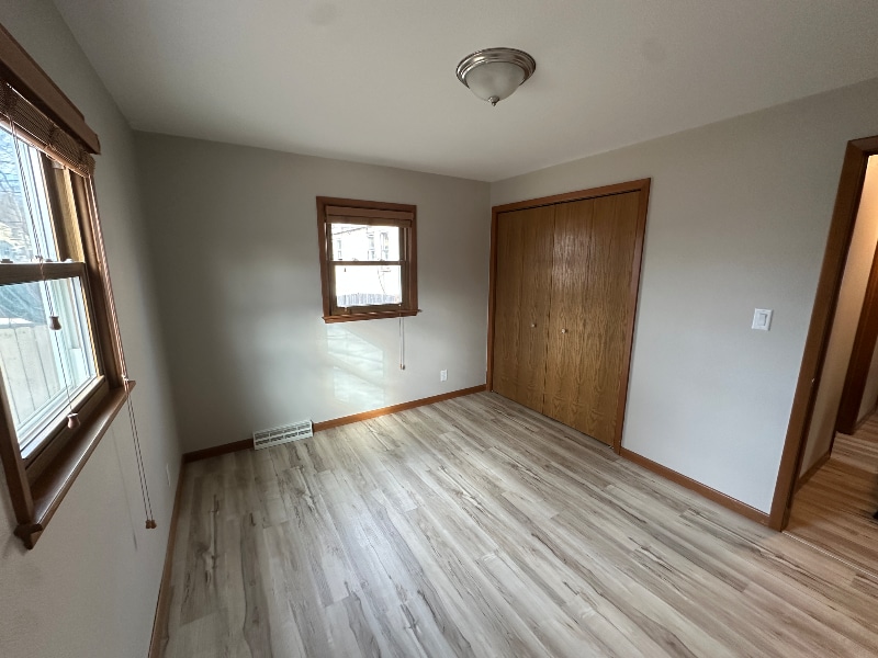 Building Photo - 3019 S Prairie Ave