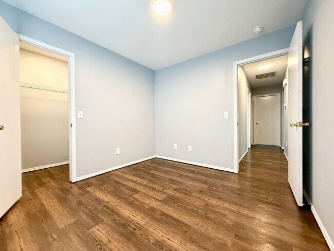 Building Photo - ***3102 NE 12th Street***