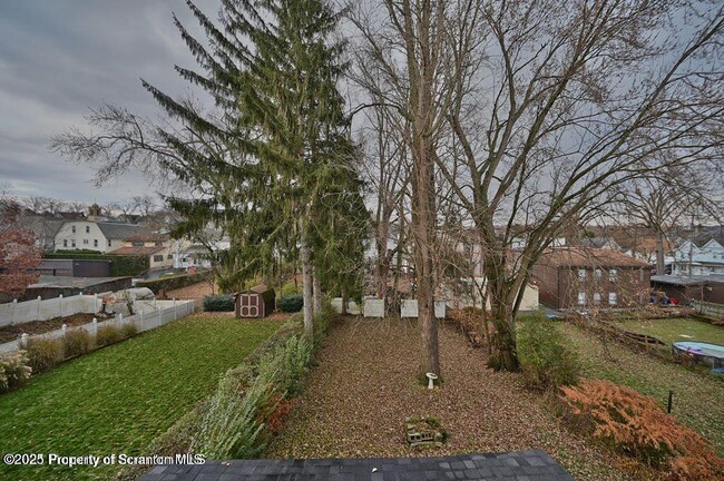Building Photo - 1416 Capouse Ave