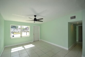 Building Photo - 1324 Brookhill Dr