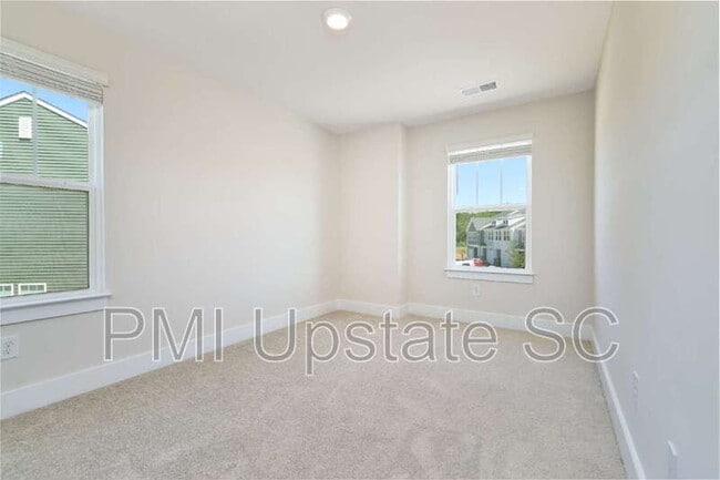 Building Photo - 214 Cali Wy