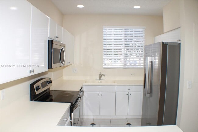 Building Photo - 4704 NW 57th Pl