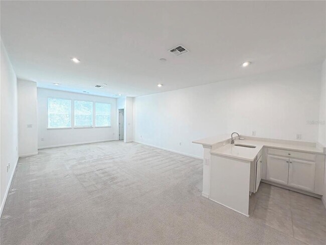 Building Photo - 12676 Salomon Cove Dr