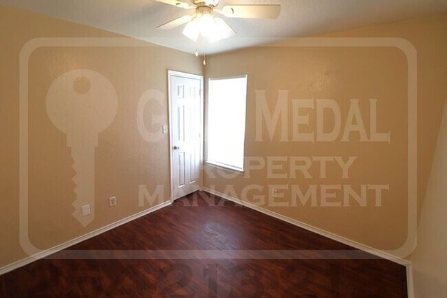 Building Photo - 2806 Cantabrian Dr