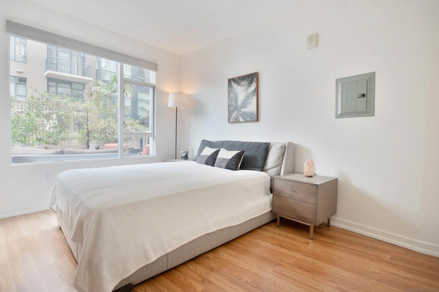 Building Photo - 530 K St