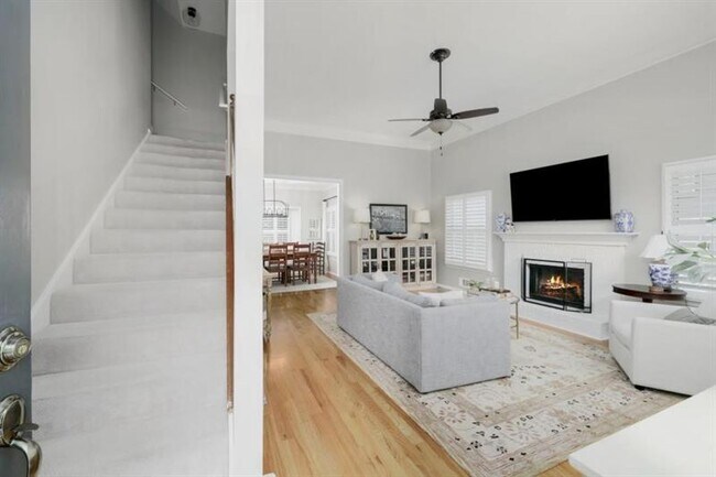 Building Photo - 12080 Greenmont Walk