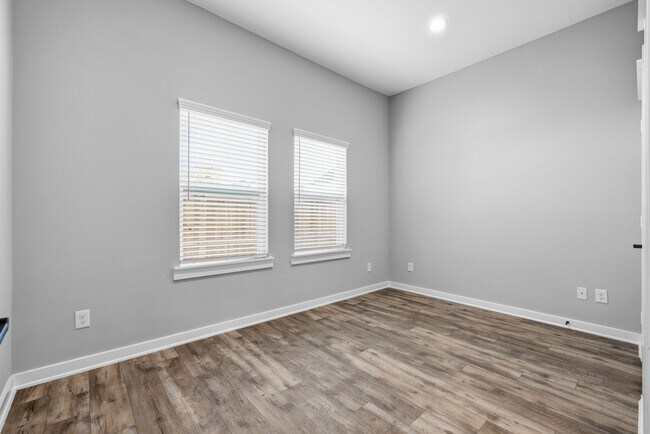 Building Photo - 411 Stonework Garden Ln