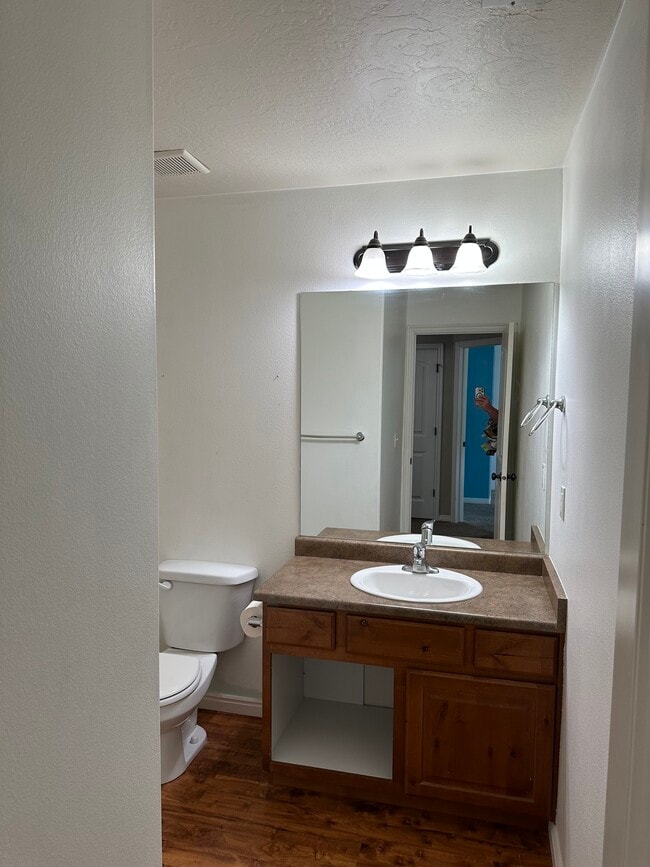 Building Photo - 8121 N Plum Creek Cir