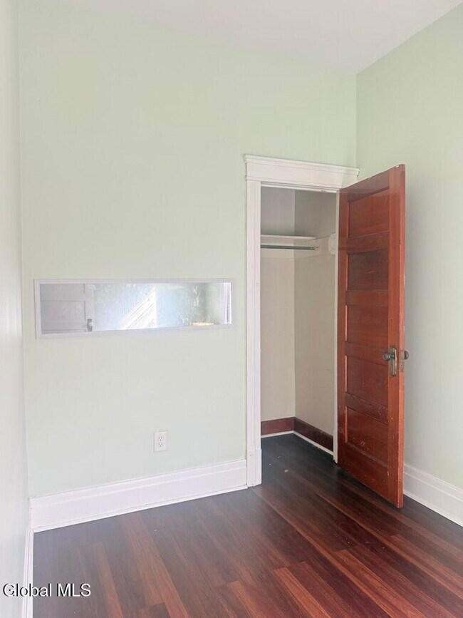 Building Photo - 202 Morton Ave
