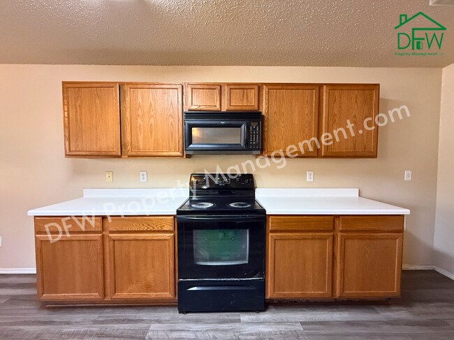 Building Photo - 2-Story 4 BR Home with Large Backyard & Game Room